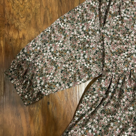 Shop The Mint Multicolored floral print long sleeve dress - Picture 4 of 9